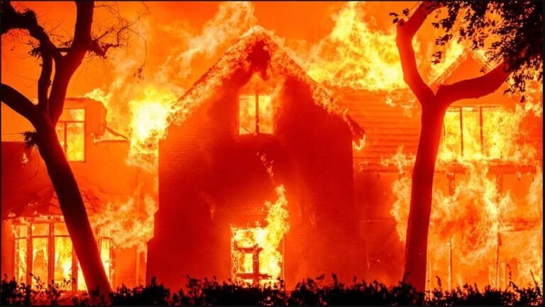 Wildfires Devastate Los Angeles: Thousands Forced to Evacuate