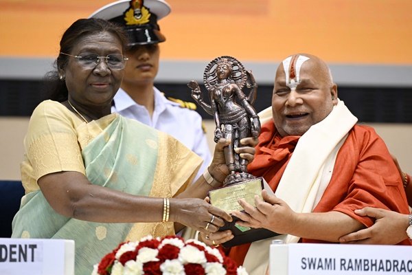 President Confers 58th Jnanpith Award to Jagadguru Rambhadracharya and Gulzar