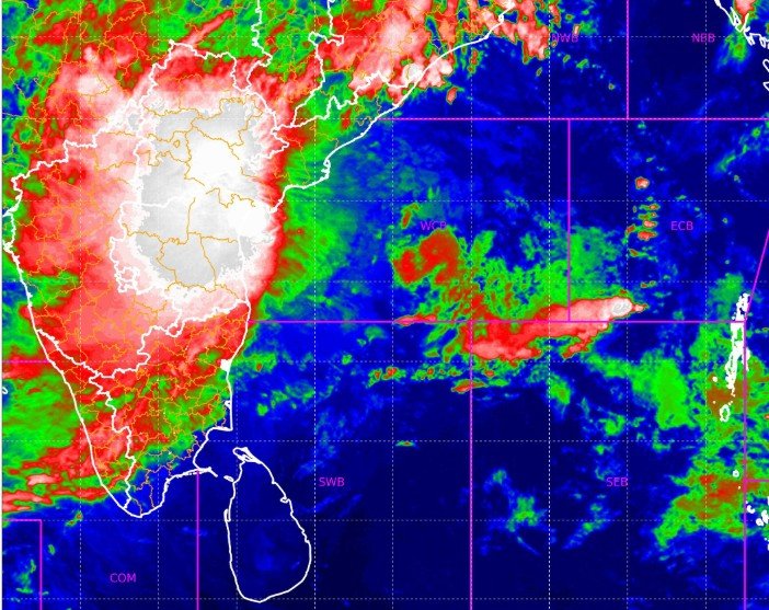 Cyclone Montha Hits Andhra Pradesh and Yanam Coasts on 28 Oct 2025