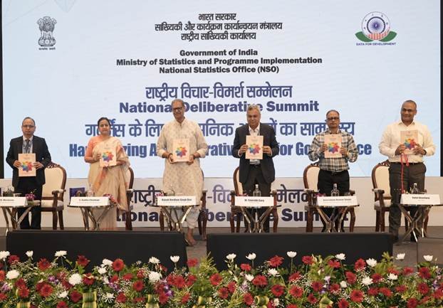 भारत में महिलाएं और पुरुष 2025 रिपोर्ट: मुख्य बातें